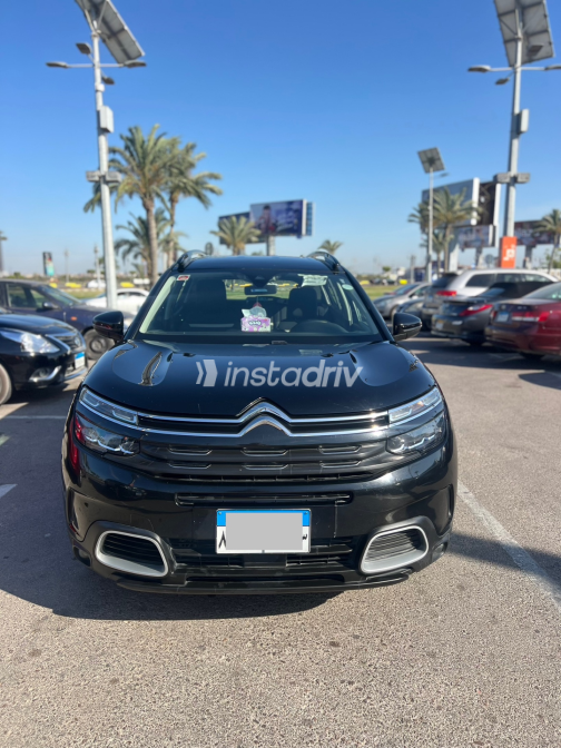 سيتروين C5 2022 أسود أوتوماتيك مستعملة للبيع في الإسكندرية - 2