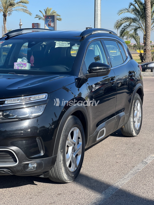 سيتروين C5 2022 أسود أوتوماتيك مستعملة للبيع في الإسكندرية - 4