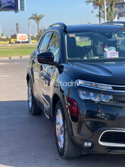 سيتروين C5 2022 أسود أوتوماتيك مستعملة للبيع في الإسكندرية - 9