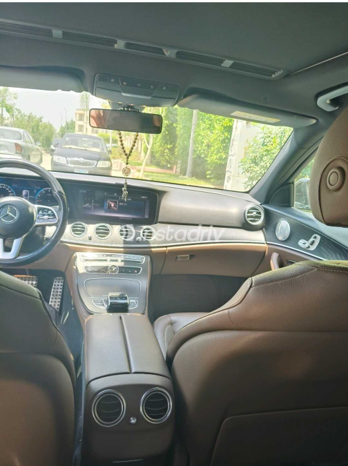 Mercedes E 200 2020 Black Automatic Used for Sale in Cairo - 2