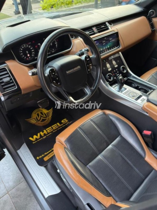 Land Rover Range Rover Sport 2021 Gray Automatic Used for Sale in Cairo - 4