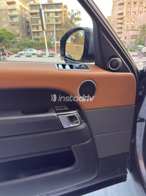 Land Rover Range Rover Sport 2021 Gray Automatic Used for Sale in Cairo - 6