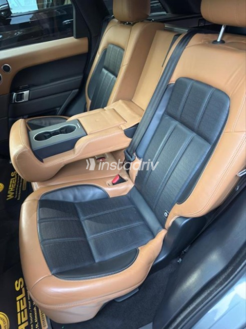 Land Rover Range Rover Sport 2021 Gray Automatic Used for Sale in Cairo - 7