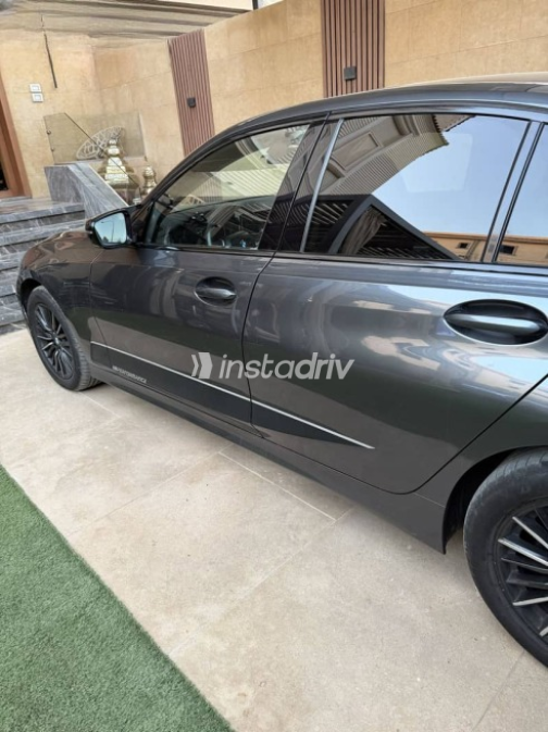 بي ام دبليو 320 2020 رمادي أوتوماتيك مستعملة للبيع في الجيزة - 8