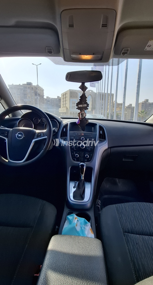 اوبل أسترا 2020 أسود أوتوماتيك مستعملة للبيع في مدينة نصر - 3
