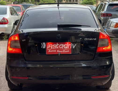Skoda Octavia 2010 Black Automatic Used for Sale in Cairo - 5