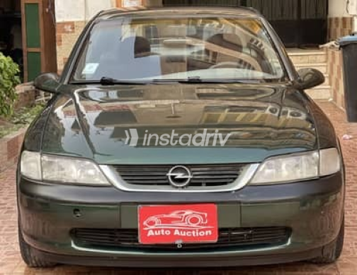 Opel Vectra 1998 Green Manual Used for Sale in Cairo - 1