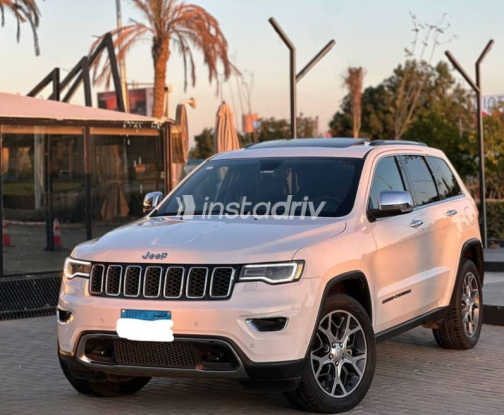 Jeep Grand Cherokee 2020 White Automatic Used for Sale in Giza - 2