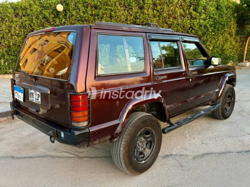 Jeep Cherokee 1999 Burgundy Automatic Used for Sale in Giza - 7