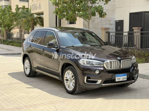 بي ام دبليو X5 2015 بني أوتوماتيك مستعملة للبيع في القاهرة - 9