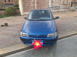 فيات بونتو 1995 أزرق غامق يدوي مستعملة للبيع في القاهرة
