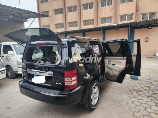 Jeep Cherokee 2009 Black Automatic Used for Sale in Cairo - 5
