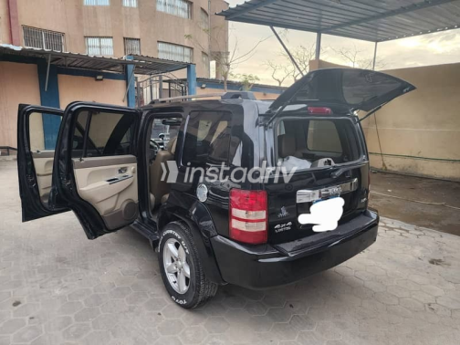 Jeep Cherokee 2009 Black Automatic Used for Sale in Cairo - 6