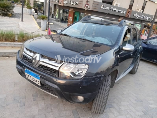 Renault Duster 2017 Black Manual Used for Sale in Cairo - 2