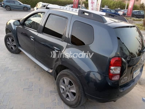 Renault Duster 2017 Black Manual Used for Sale in Cairo - 3