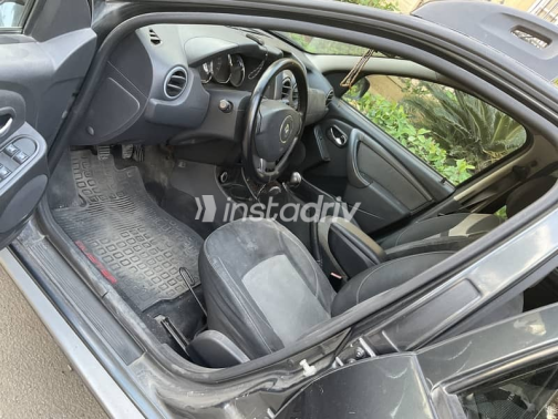 Renault Duster 2017 Black Manual Used for Sale in Cairo - 9