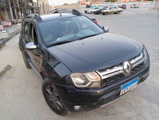 Renault Duster 2017 Black Manual Used for Sale in Cairo