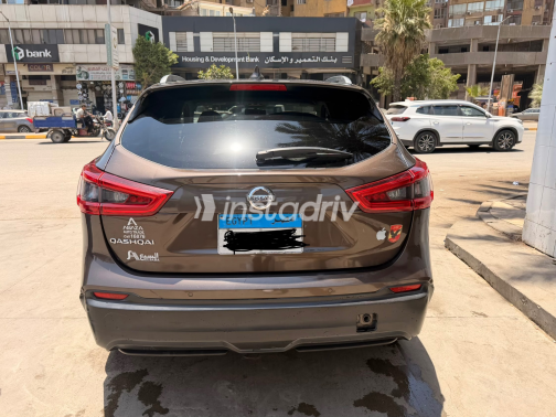 Nissan Qashqai 2019 Brown Automatic Used for Sale in Giza - 2
