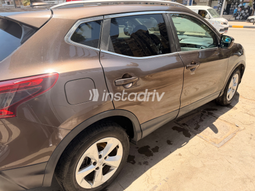 Nissan Qashqai 2019 Brown Automatic Used for Sale in Giza - 3