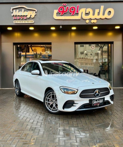 Mercedes E 200 2022 White Automatic Used for Sale in Cairo - 1
