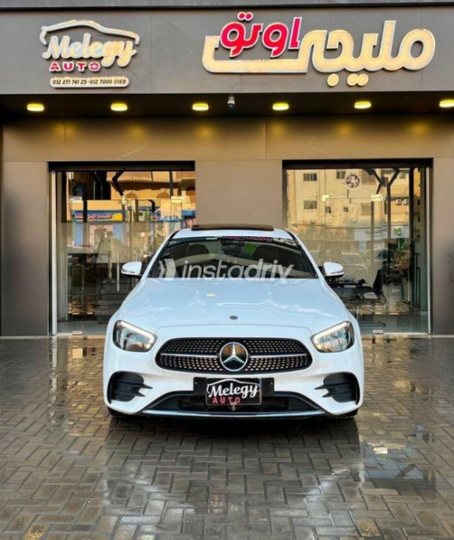 Mercedes E 200 2022 White Automatic Used for Sale in Cairo - 4