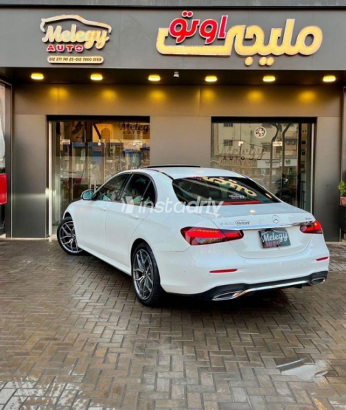 Mercedes E 200 2022 White Automatic Used for Sale in Cairo - 6