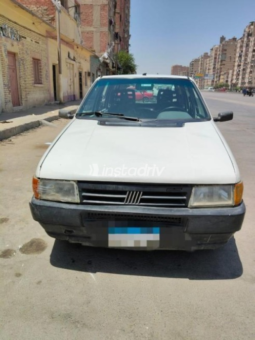 فيات اونو 2000 أبيض يدوي مستعملة للبيع في القاهرة - 2