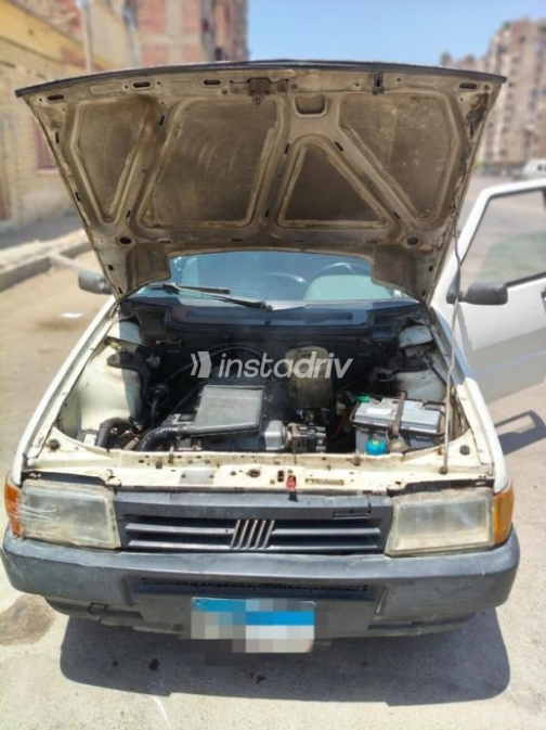 فيات اونو 2000 أبيض يدوي مستعملة للبيع في القاهرة - 3