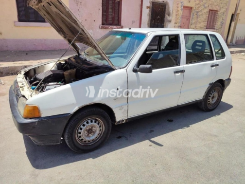 فيات اونو 2000 أبيض يدوي مستعملة للبيع في القاهرة - 5