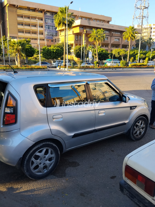 Kia Soul 2010 Silver Manual Used for Sale in Alexandria - 2