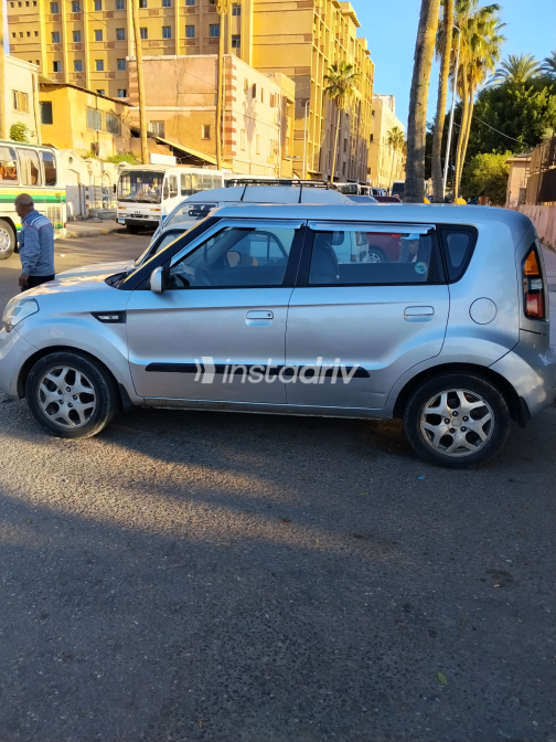 Kia Soul 2010 Silver Manual Used for Sale in Alexandria - 4