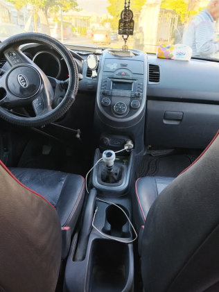 Kia Soul 2010 Silver Manual Used for Sale in Alexandria
