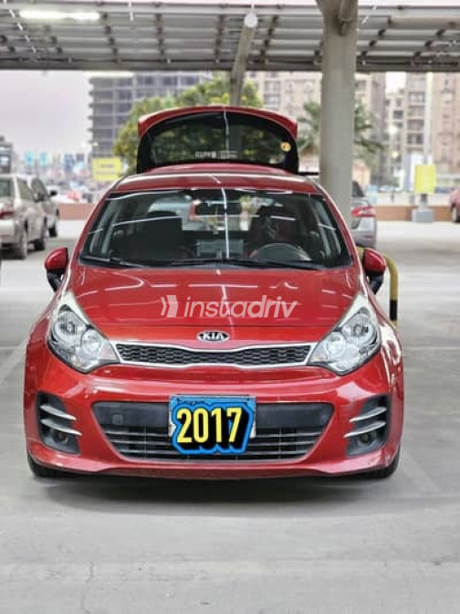 كيا ريو 2017 أحمر أوتوماتيك مستعملة للبيع في القاهرة - 1