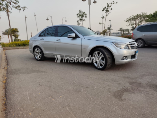 Mercedes C 180 2010 Silver Automatic Used for Sale in Madinaty - 3