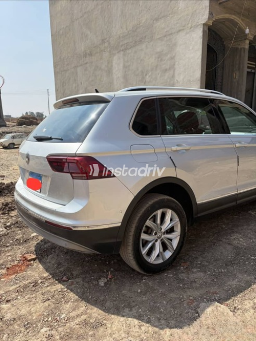 Volkswagen Tiguan 2020 Silver Automatic Used for Sale in Greater Cairo ( Cairo + Giza) - 3