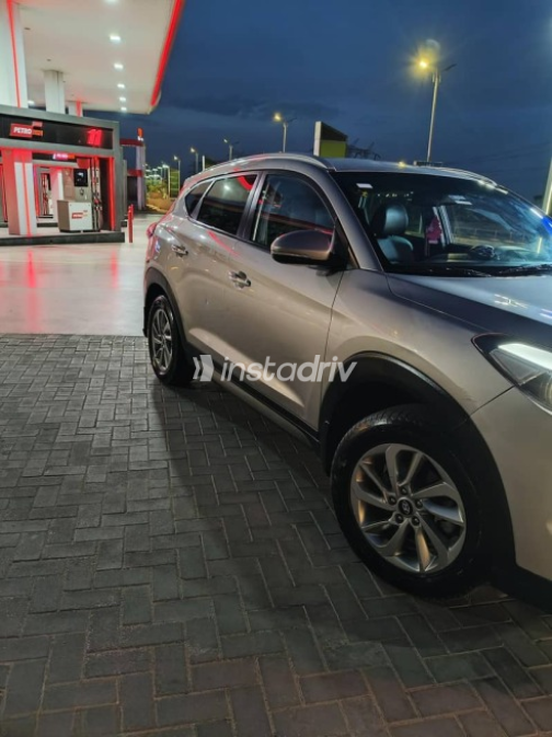 Hyundai Tucson 2017 Silver Automatic Used for Sale in Cairo - 1