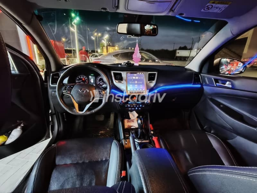 Hyundai Tucson 2017 Silver Automatic Used for Sale in Cairo - 5