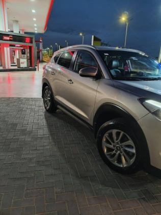 Hyundai Tucson 2017 Silver Automatic Used for Sale in Cairo