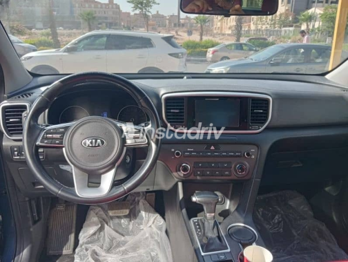 كيا سبورتاج 2020 أزرق غامق أوتوماتيك مستعملة للبيع في الجيزة - 4