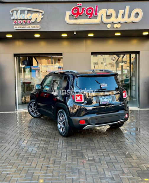 Jeep Renegade 2016 Black Automatic Used for Sale in Cairo - 5