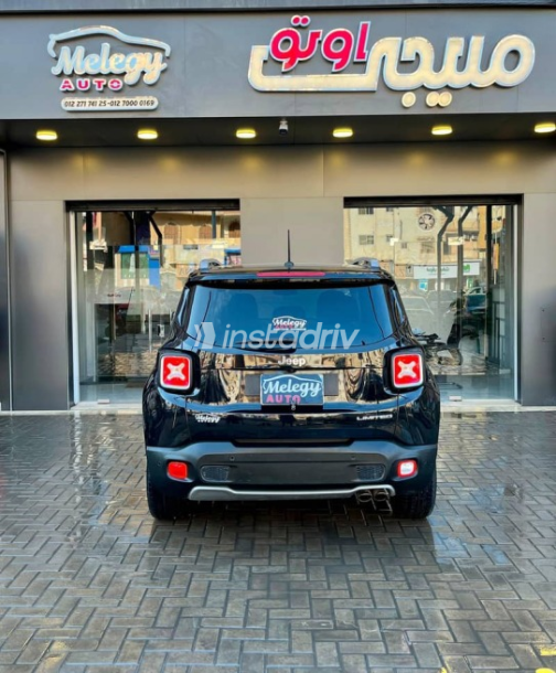 Jeep Renegade 2016 Black Automatic Used for Sale in Cairo - 6