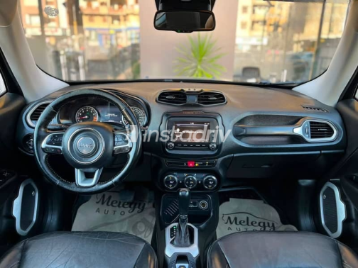Jeep Renegade 2016 Black Automatic Used for Sale in Cairo - 7