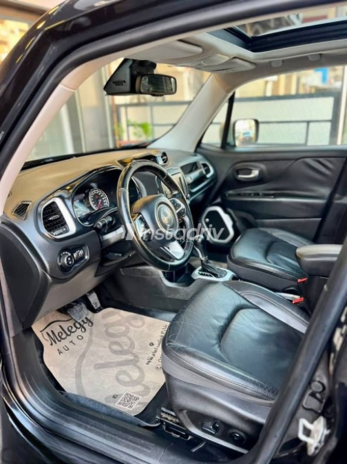 Jeep Renegade 2016 Black Automatic Used for Sale in Cairo - 8