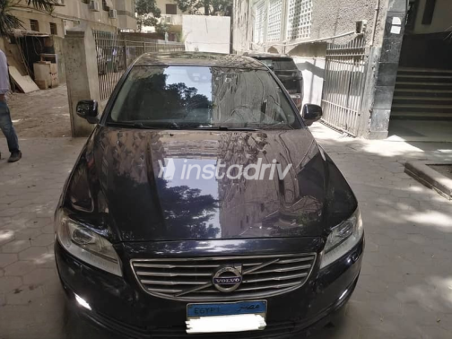فولفو S80 2015 أزرق غامق أوتوماتيك مستعملة للبيع في الزمالك - 1