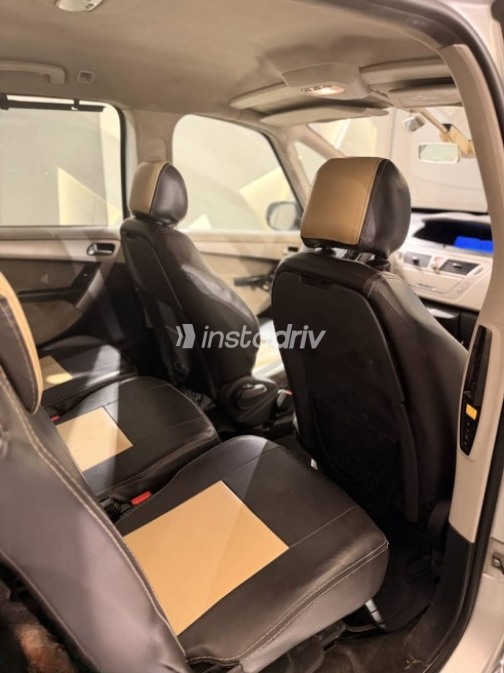 Citroën C4 Grand Picasso 2008 Silver Automatic Used for Sale in Nasr city - 8