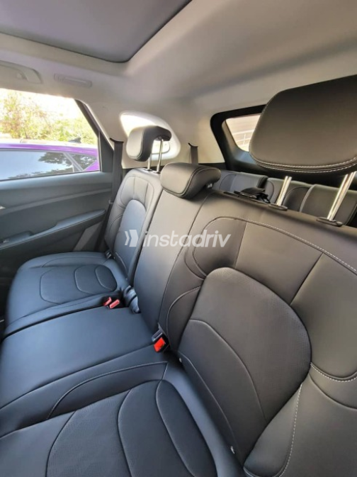 Chevrolet Captiva 2026 Silver Automatic Used for Sale in Madinaty - 3