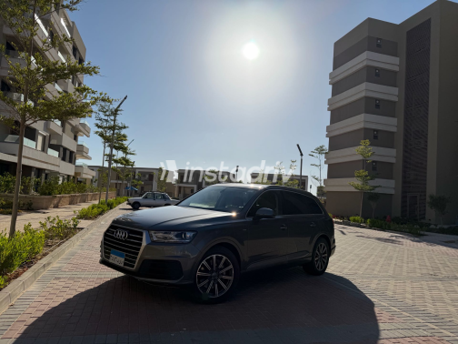 Audi Q7 2018 Gray Automatic Used for Sale in Nasr city - 5