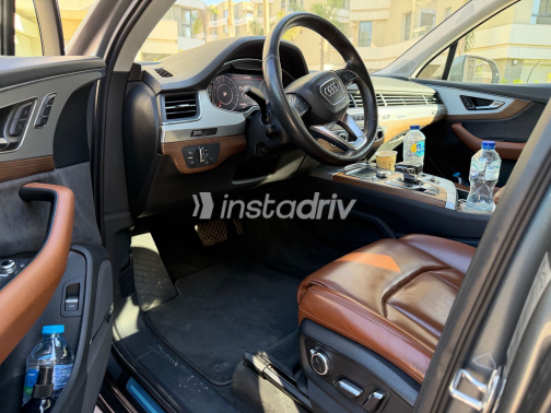 Audi Q7 2018 Gray Automatic Used for Sale in Nasr city - 7