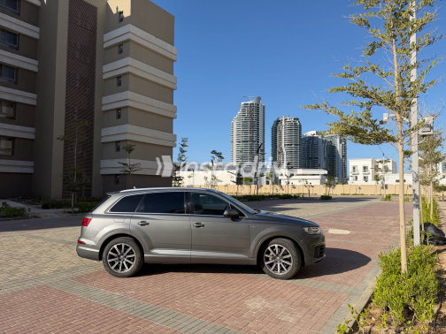 Audi Q7 2018 Gray Automatic Used for Sale in Nasr city - 9