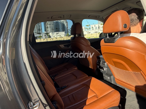 Audi Q7 2018 Gray Automatic Used for Sale in Nasr city - 10